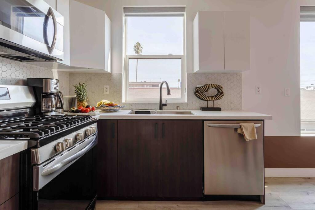Stunning Hollywood Townhouse With Sunny Views Villa Los Angeles Buitenkant foto