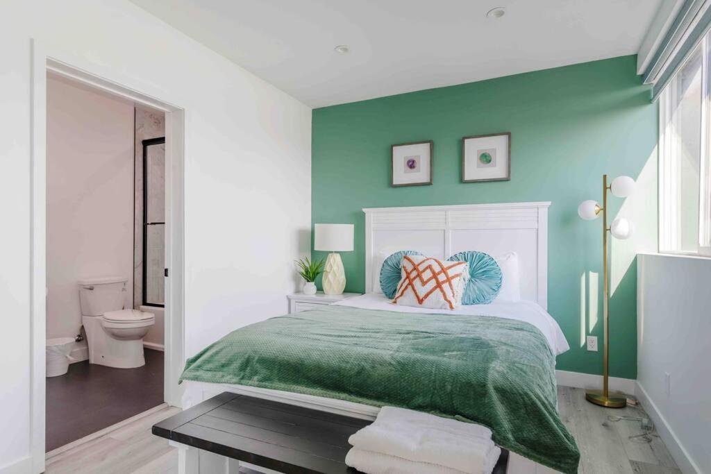 Stunning Hollywood Townhouse With Sunny Views Villa Los Angeles Buitenkant foto