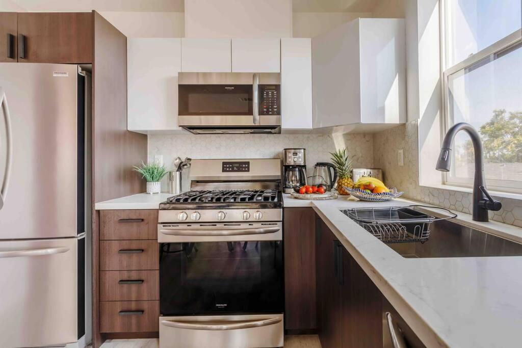 Stunning Hollywood Townhouse With Sunny Views Villa Los Angeles Buitenkant foto